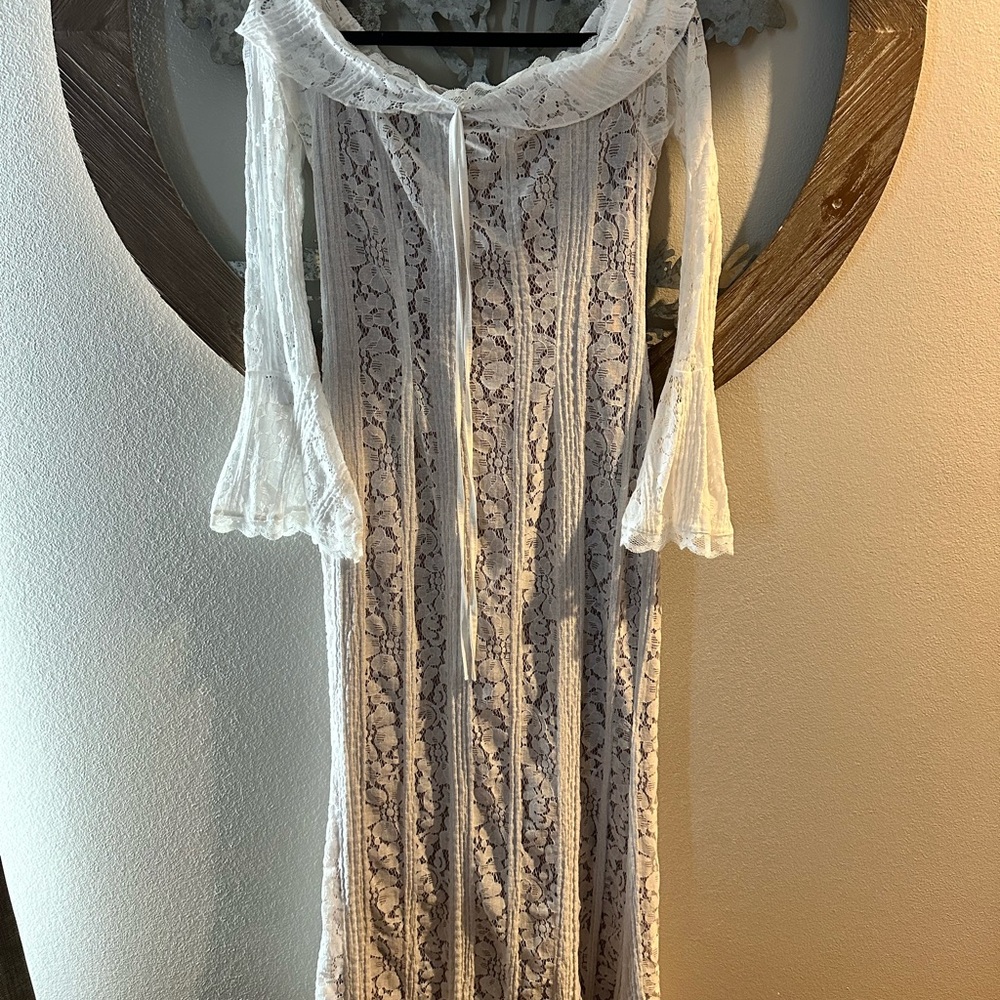 Elegant Lace Long Sleeve Dress in Cream